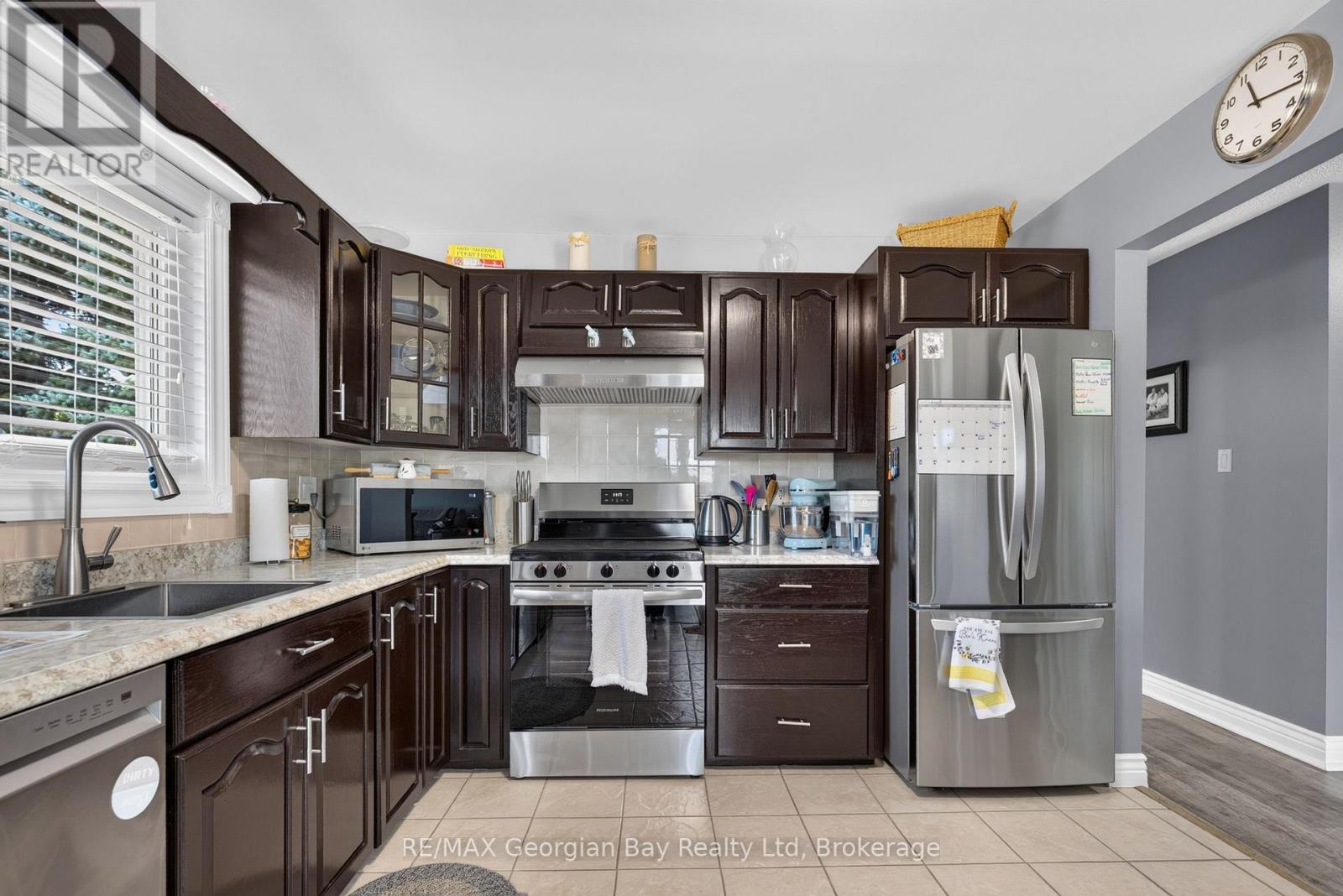 3 Copeland Street, Penetanguishene, Ontario  L9M 1K3 - Photo 12 - S13667698