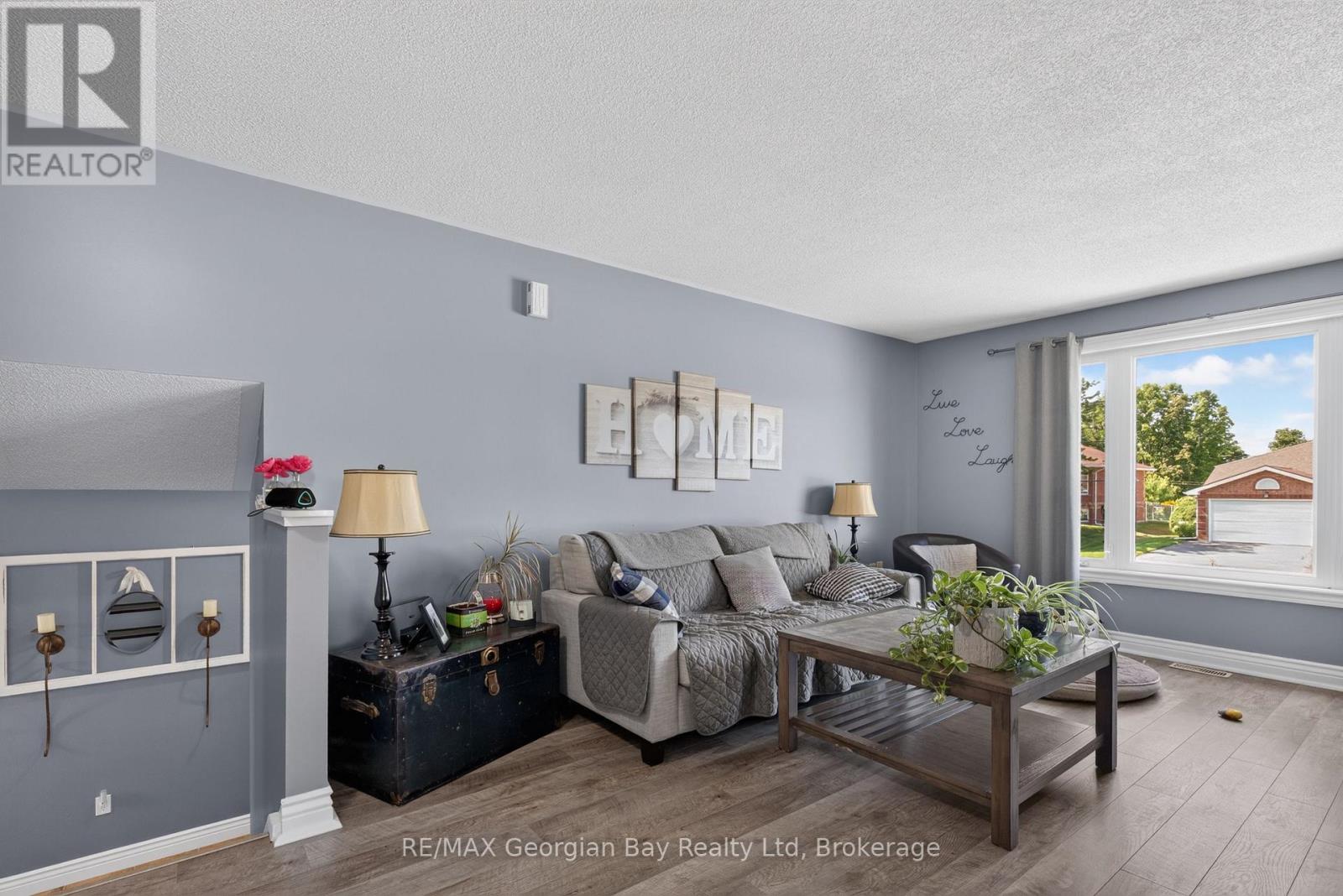 3 Copeland Street, Penetanguishene, Ontario  L9M 1K3 - Photo 3 - S13667698