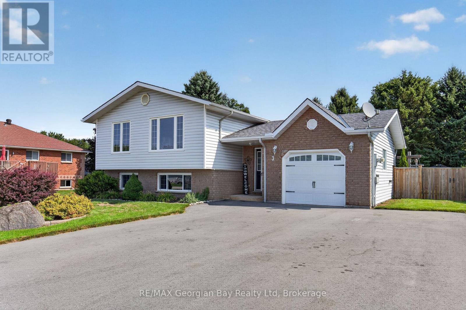 3 Copeland Street, Penetanguishene, Ontario  L9M 1K3 - Photo 33 - S13667698