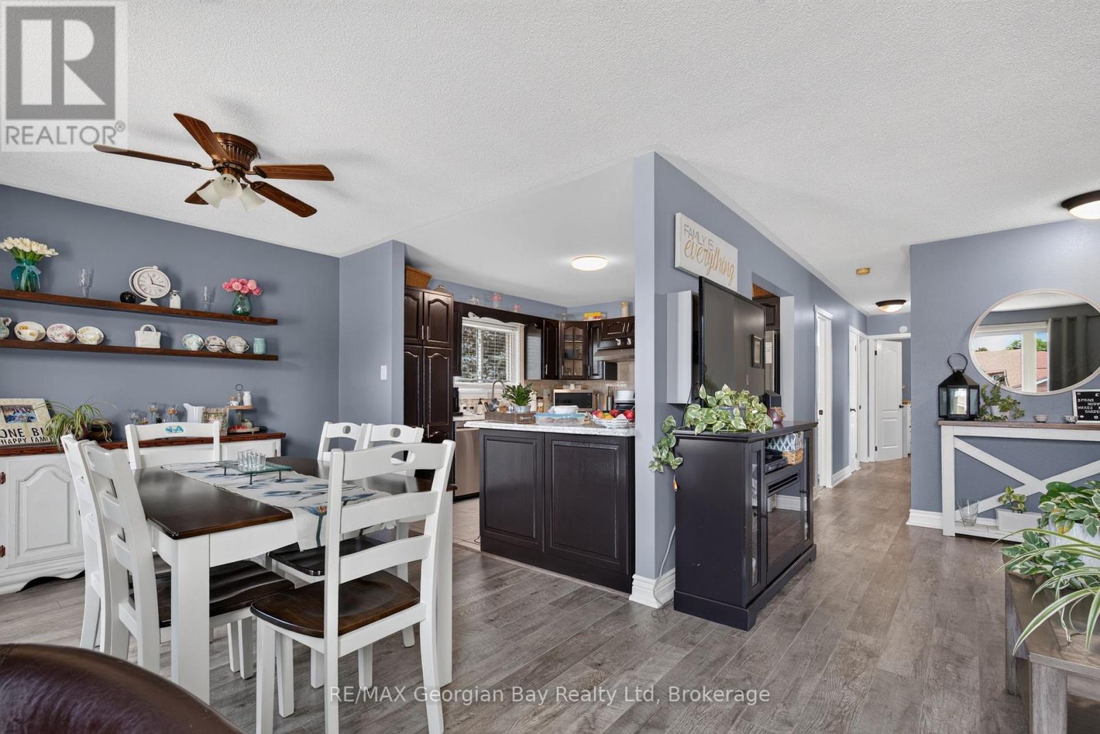 3 Copeland Street, Penetanguishene, Ontario  L9M 1K3 - Photo 6 - S13667698