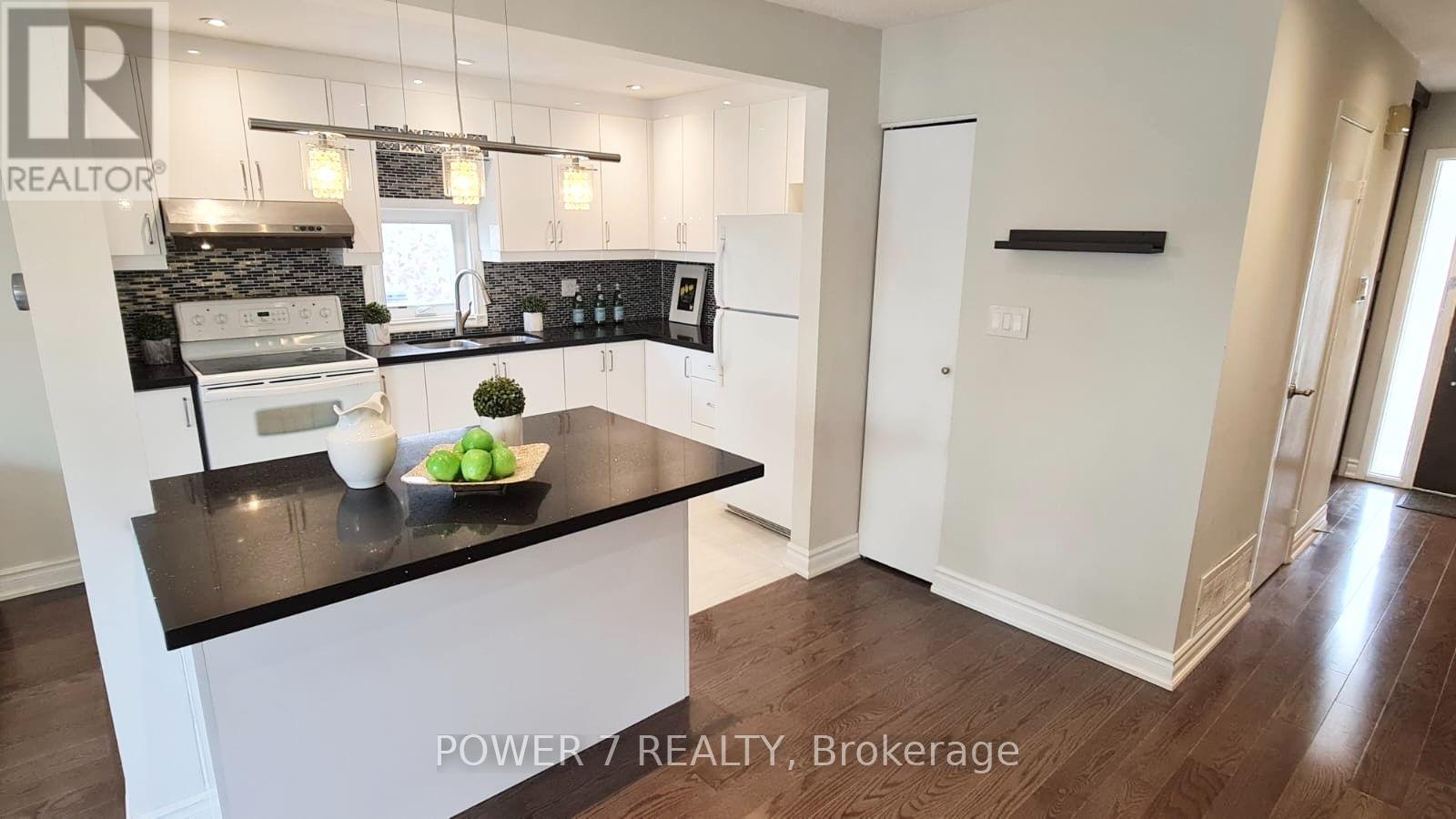 139 Carolbreen Square, Toronto, Ontario  M1V 1J1 - Photo 7 - E13667714