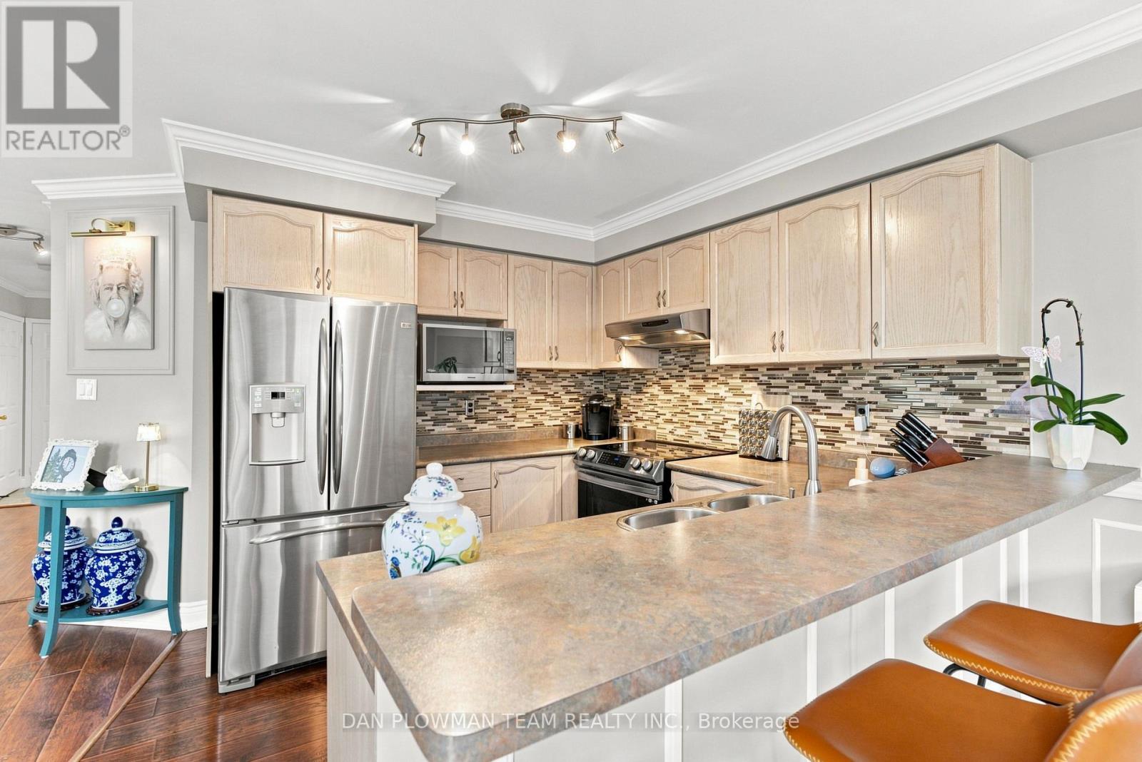 52 Wells Crescent, Whitby, Ontario  L1M 1C9 - Photo 14 - E13667732