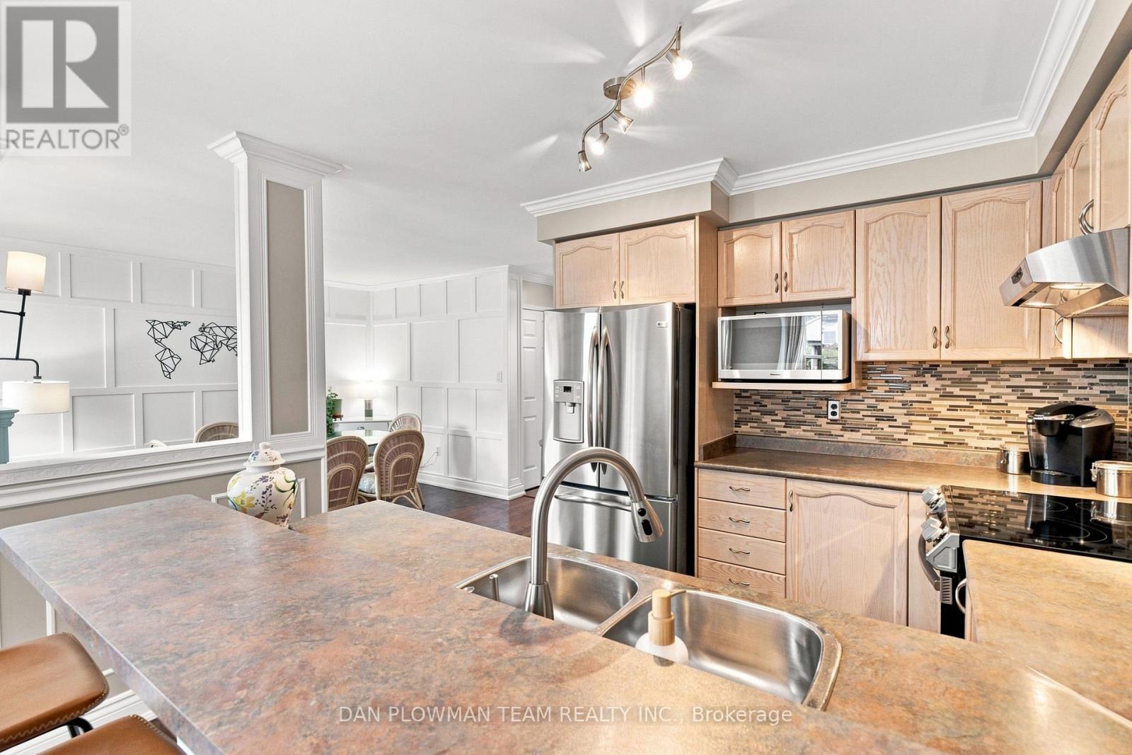 52 Wells Crescent, Whitby, Ontario  L1M 1C9 - Photo 17 - E13667732