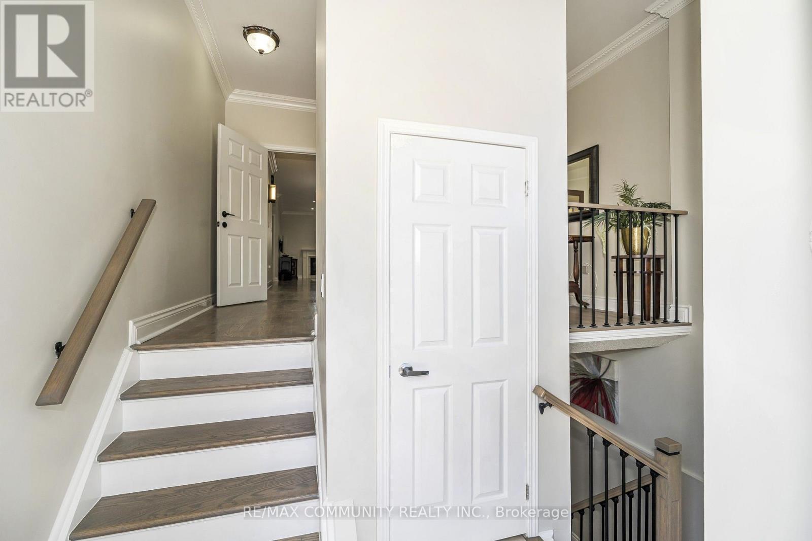 1606 Whitestone Drive, Oshawa, Ontario  L1K 2R9 - Photo 2 - E13667738