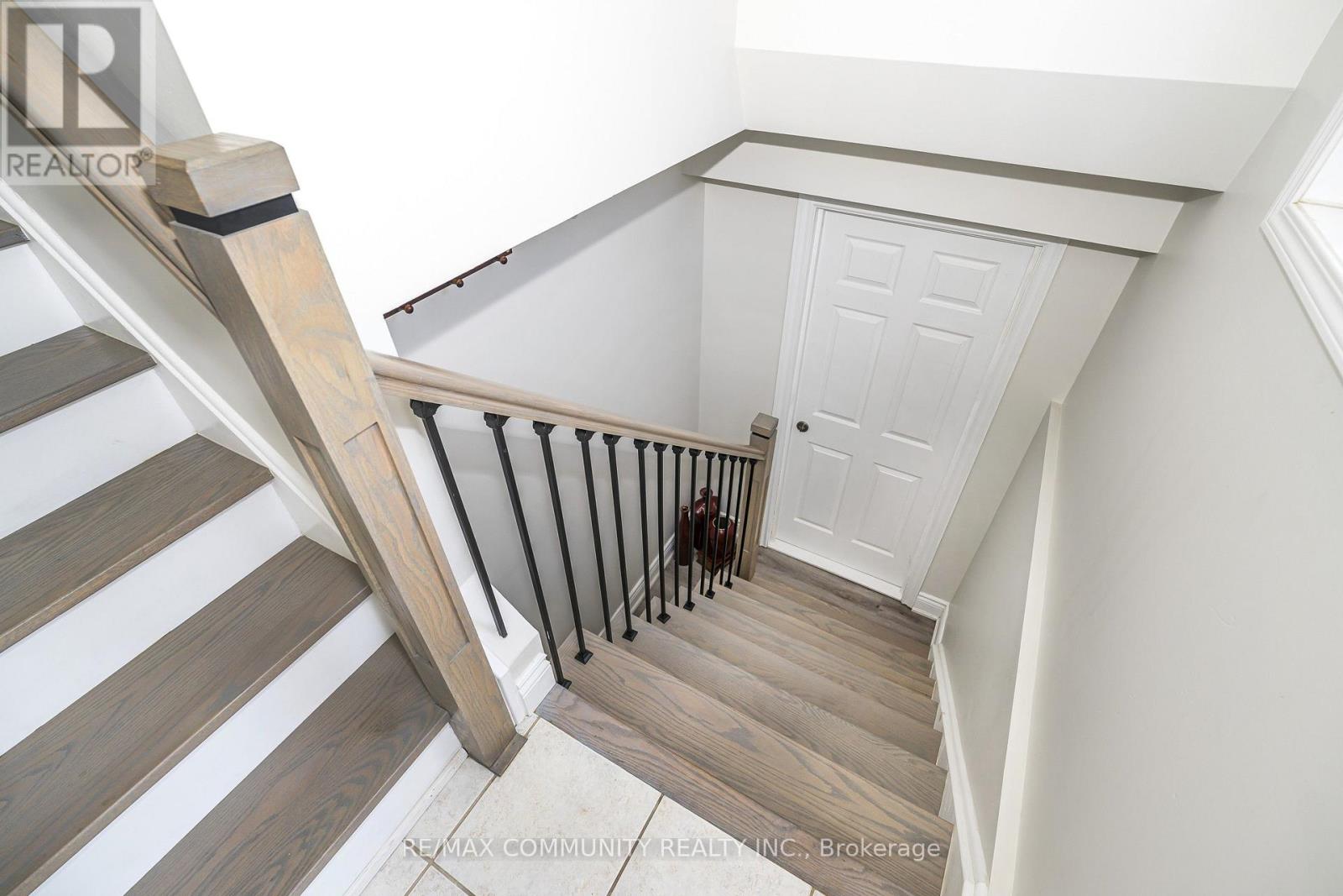 1606 Whitestone Drive, Oshawa, Ontario  L1K 2R9 - Photo 3 - E13667738
