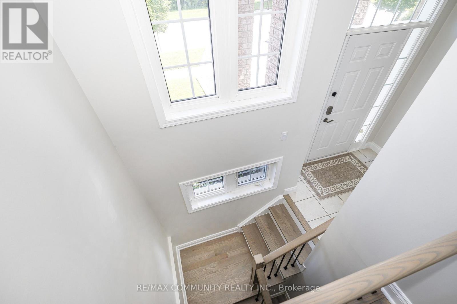 1606 Whitestone Drive, Oshawa, Ontario  L1K 2R9 - Photo 6 - E13667738