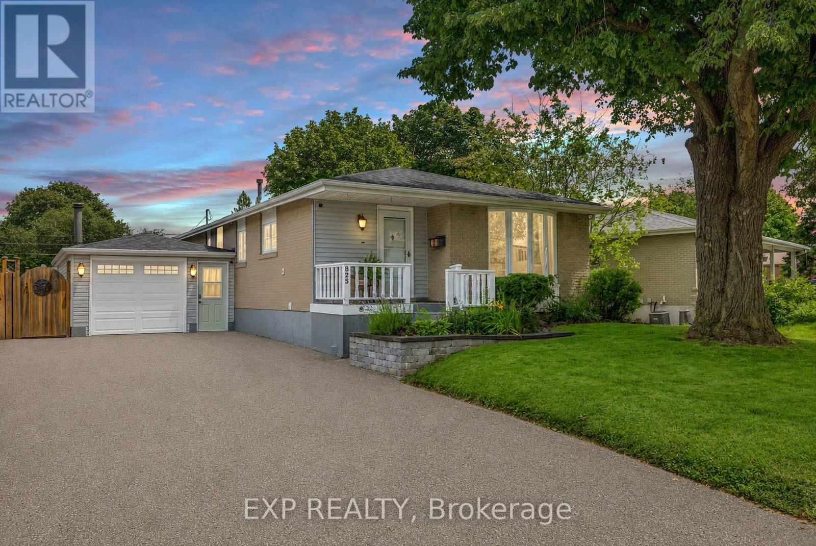 825 Bem Avenue, Pickering, Ontario  L1W 1X2 - Photo 1 - E13667818