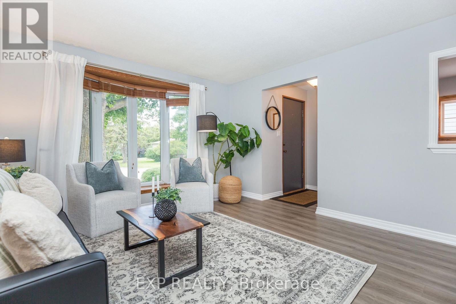 825 Bem Avenue, Pickering, Ontario  L1W 1X2 - Photo 12 - E13667818