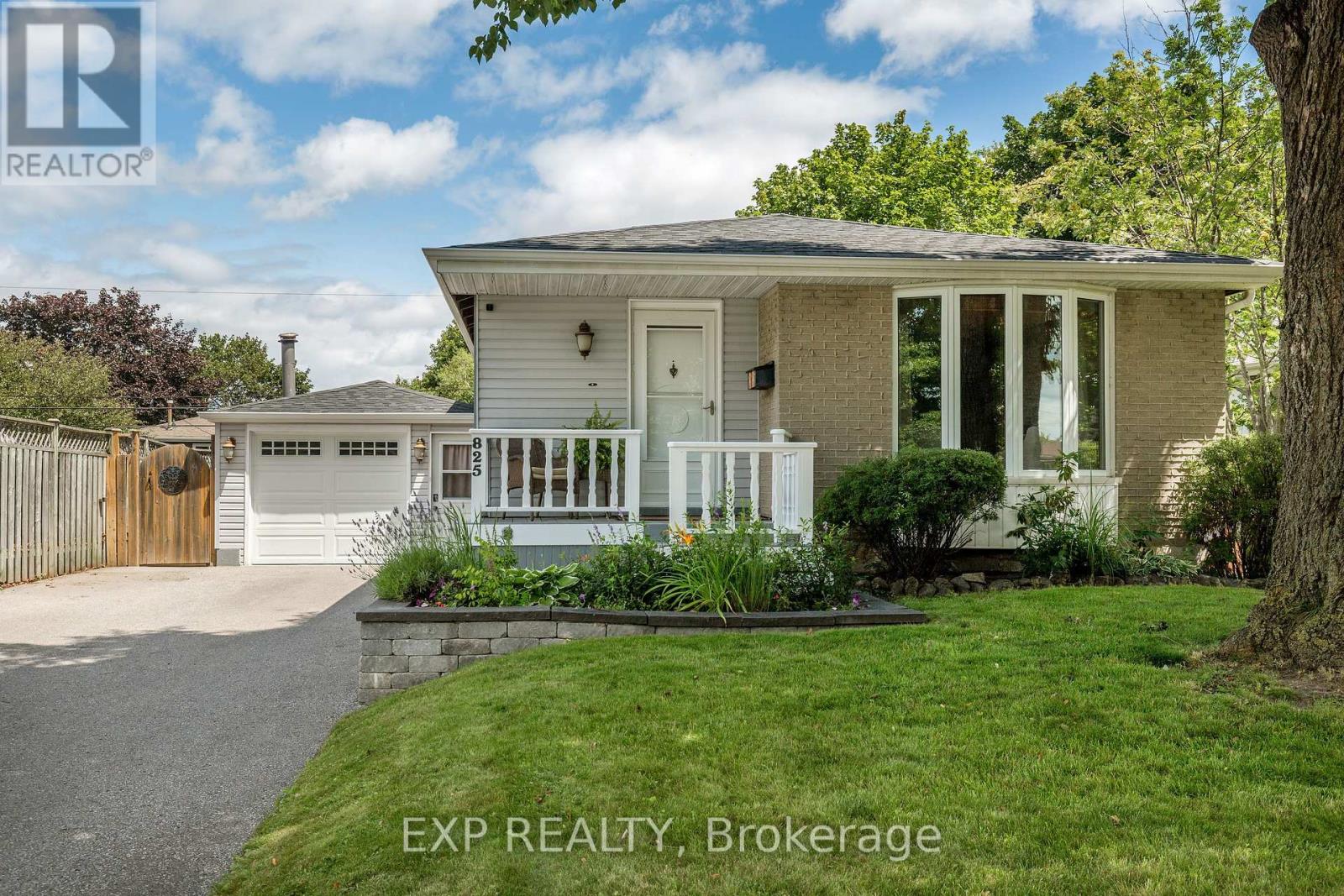 825 Bem Avenue, Pickering, Ontario  L1W 1X2 - Photo 2 - E13667818