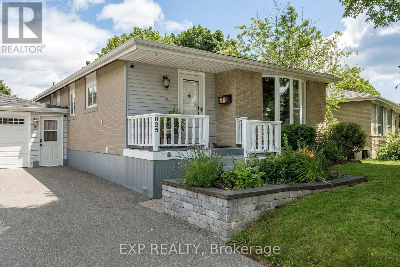 825 Bem Avenue, Pickering, Ontario  L1W 1X2 - Photo 3 - E13667818