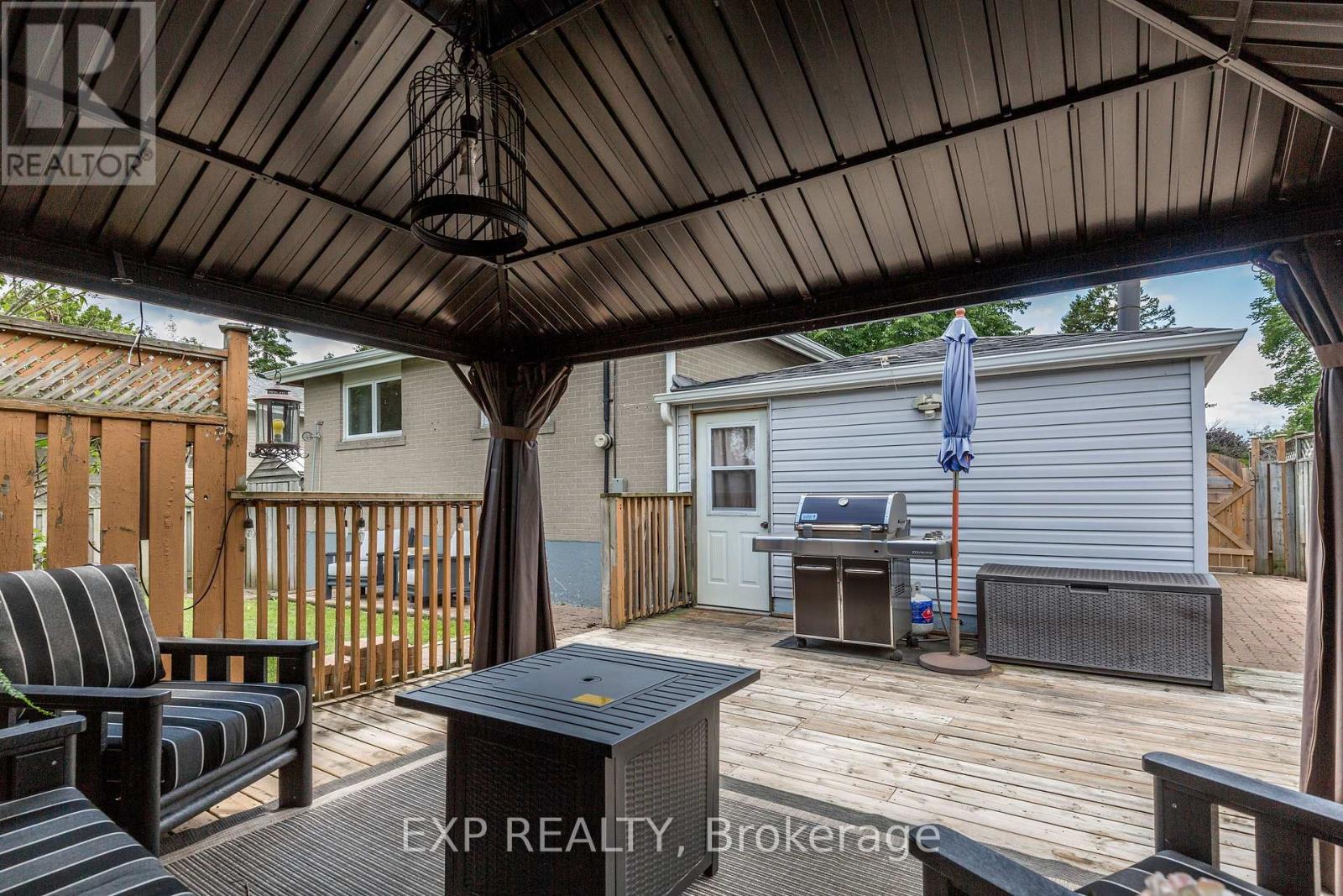 825 Bem Avenue, Pickering, Ontario  L1W 1X2 - Photo 32 - E13667818