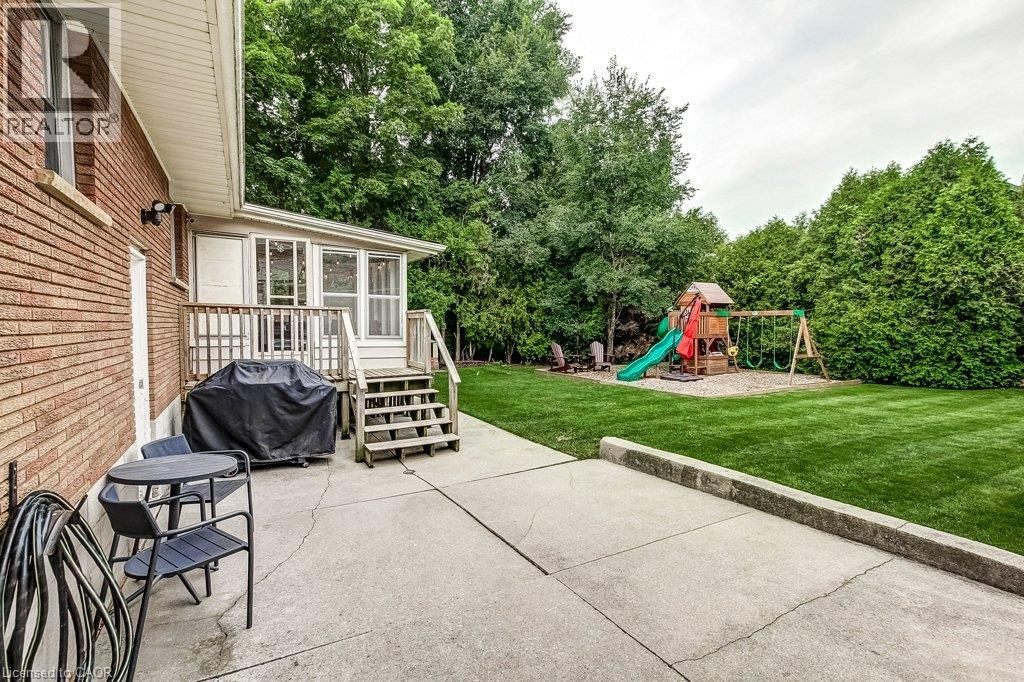 56 Barton Street, Waterdown, Ontario  L0R 2H0 - Photo 3 - 40855286