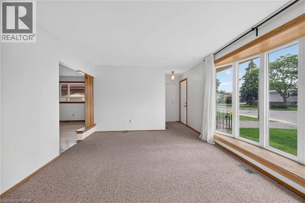 70 Bishopsgate Avenue, Hamilton, Ontario  L8V 3K4 - Photo 4 - 40852151