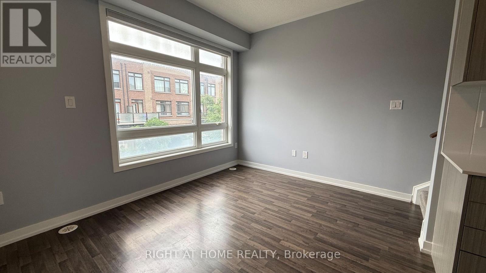 2 Lochlin Street, Vaughan, Ontario L4L 0M1 - Photo 5 - N13656592