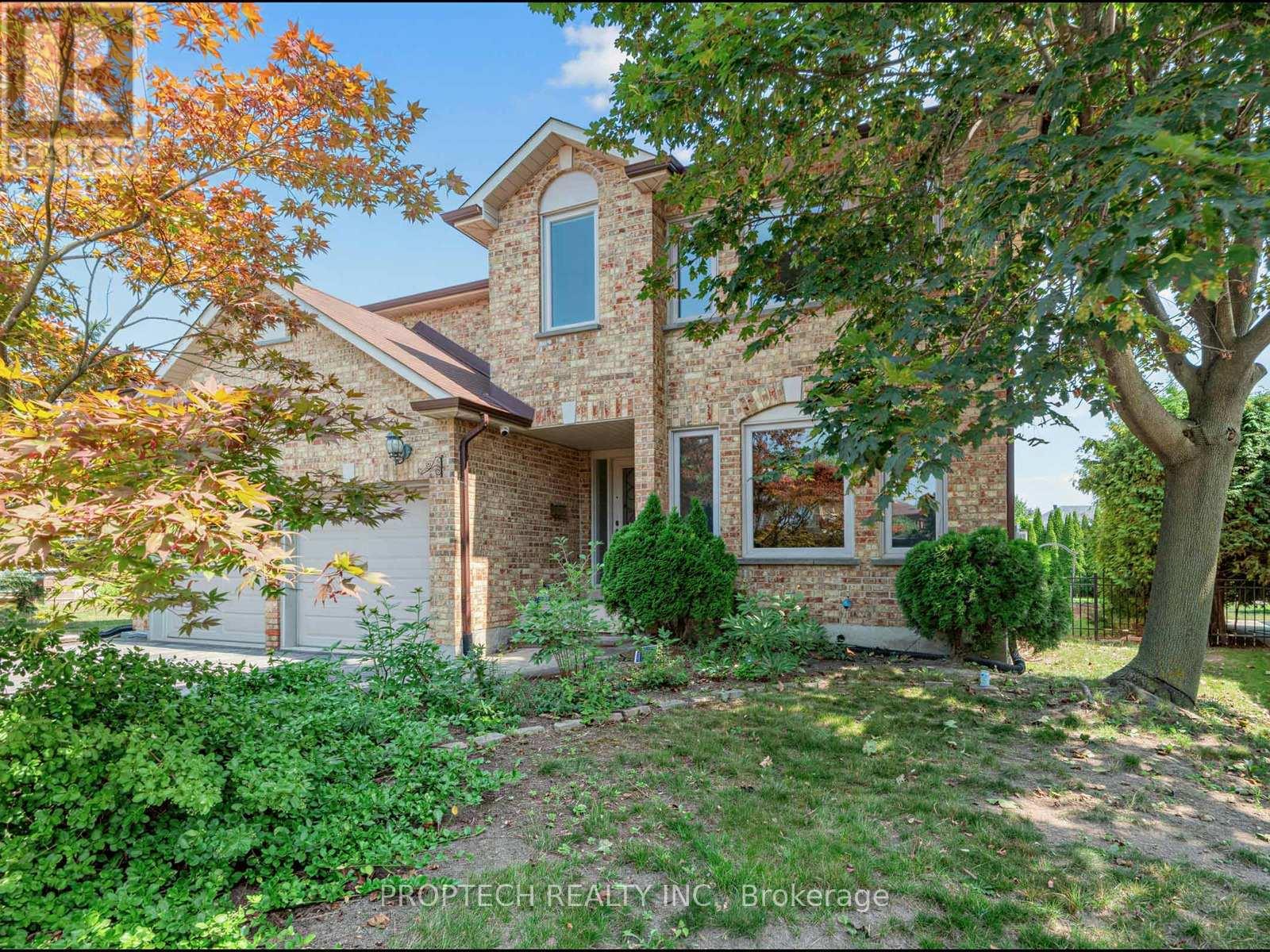 47 Topham Crescent, Richmond Hill, Ontario  L4C 9H1 - Photo 2 - N13667632