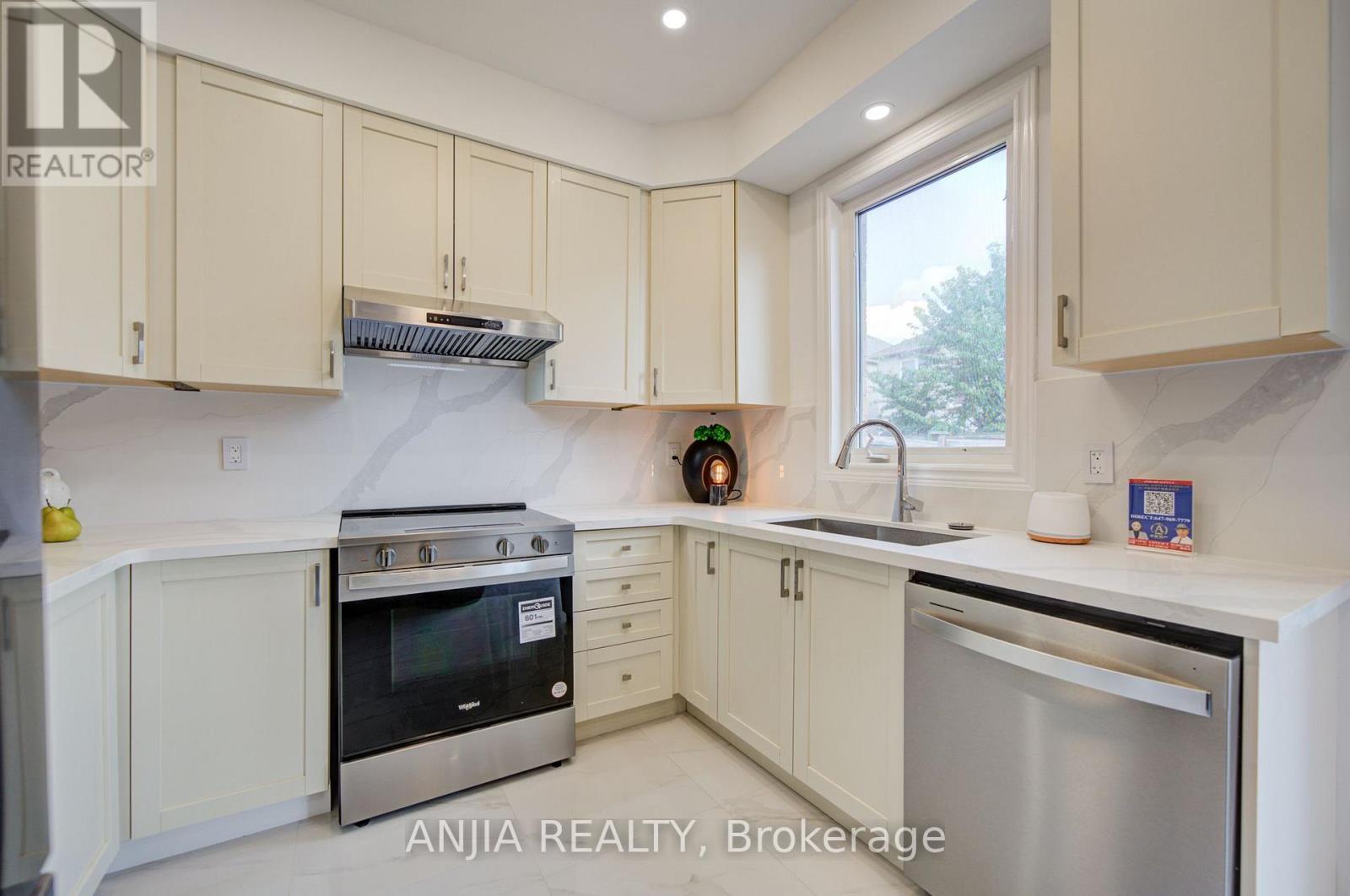 9 Mimosa Street, Markham, Ontario  L6E 1E1 - Photo 19 - N13667728