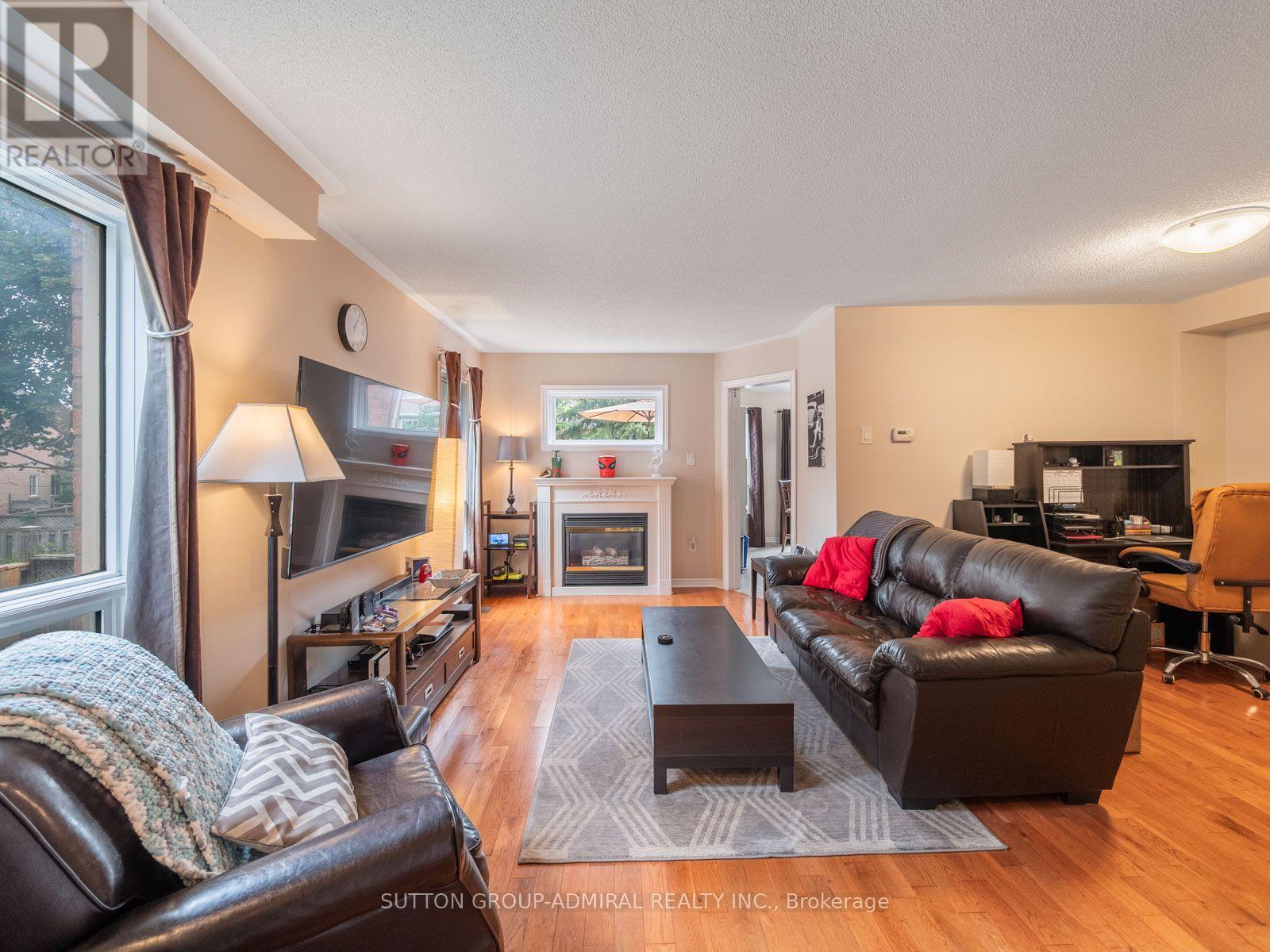 267 Warner Crescent, Newmarket, Ontario  L3X 2G6 - Photo 7 - N13667742
