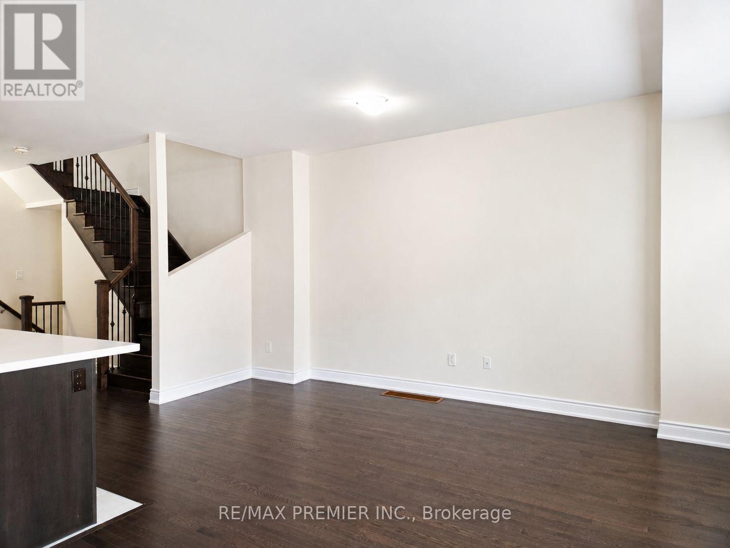 34 Arnold Crescent, New Tecumseth, Ontario L9R 0T6 - Photo 2 - N13667774