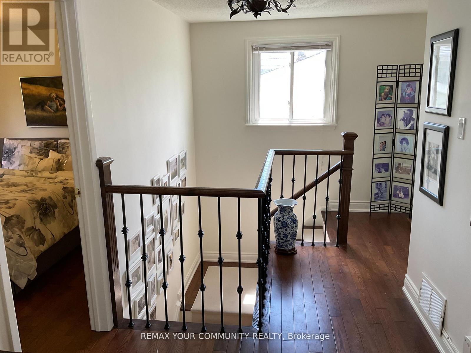111 Springhead Gardens, Richmond Hill, Ontario  L4C 5C3 - Photo 11 - N13667792