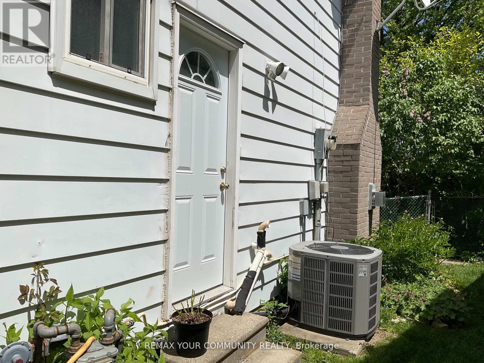 111 Springhead Gardens, Richmond Hill, Ontario  L4C 5C3 - Photo 25 - N13667792