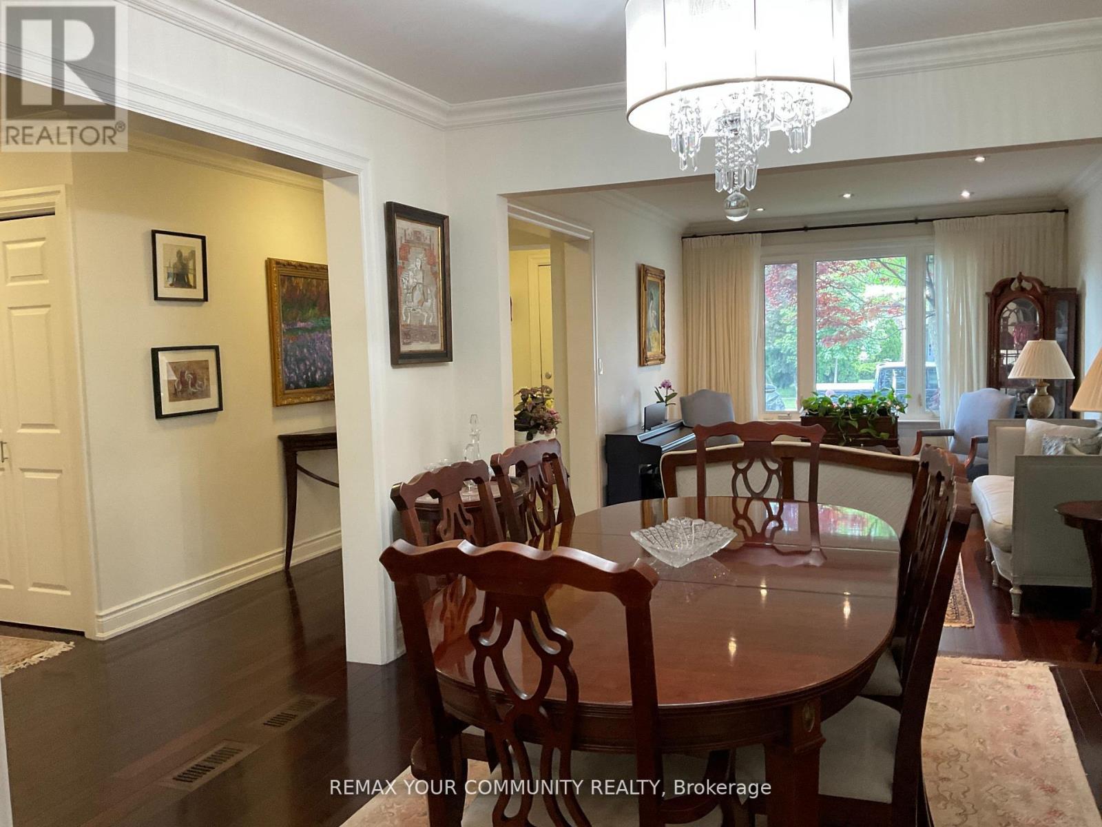 111 Springhead Gardens, Richmond Hill, Ontario  L4C 5C3 - Photo 4 - N13667792