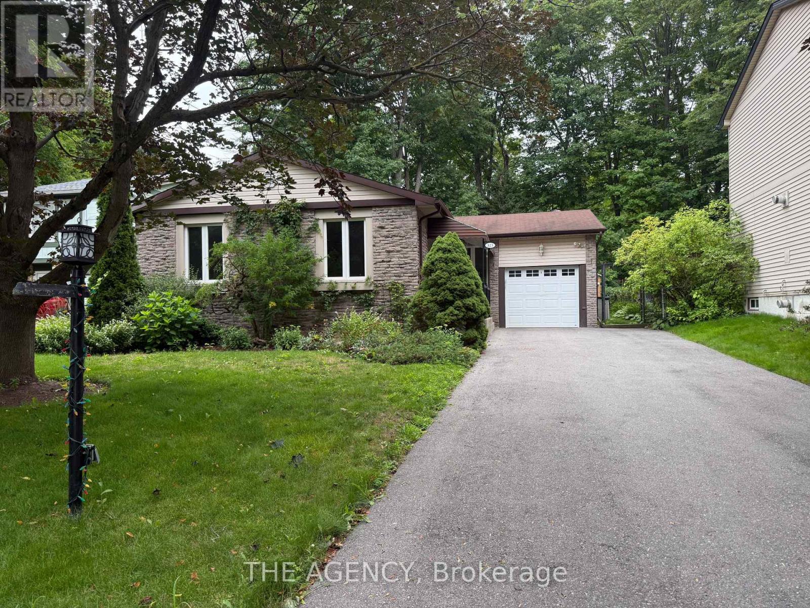 323 Waratah Avenue, Newmarket, Ontario  L3Y 5J3 - Photo 1 - N13667806