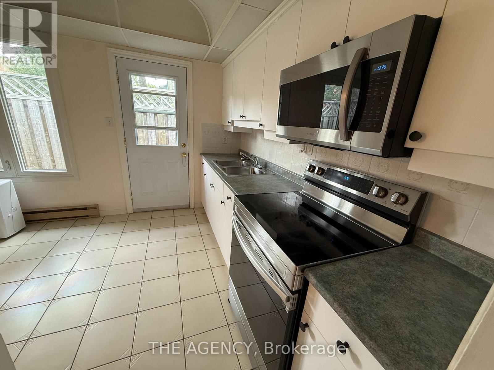 323 Waratah Avenue, Newmarket, Ontario  L3Y 5J3 - Photo 15 - N13667806