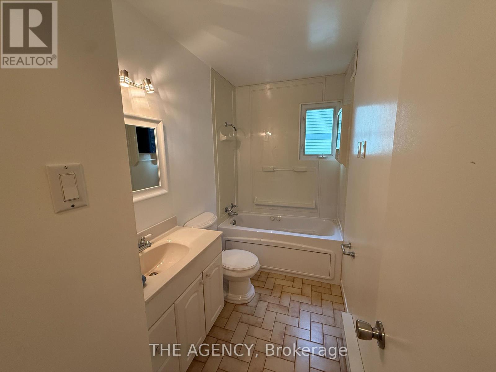 323 Waratah Avenue, Newmarket, Ontario  L3Y 5J3 - Photo 18 - N13667806