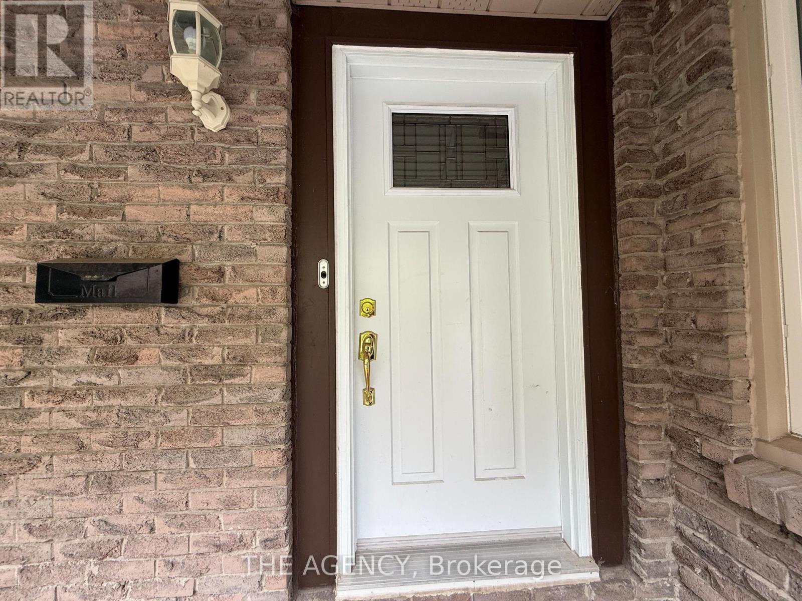 323 Waratah Avenue, Newmarket, Ontario  L3Y 5J3 - Photo 4 - N13667806