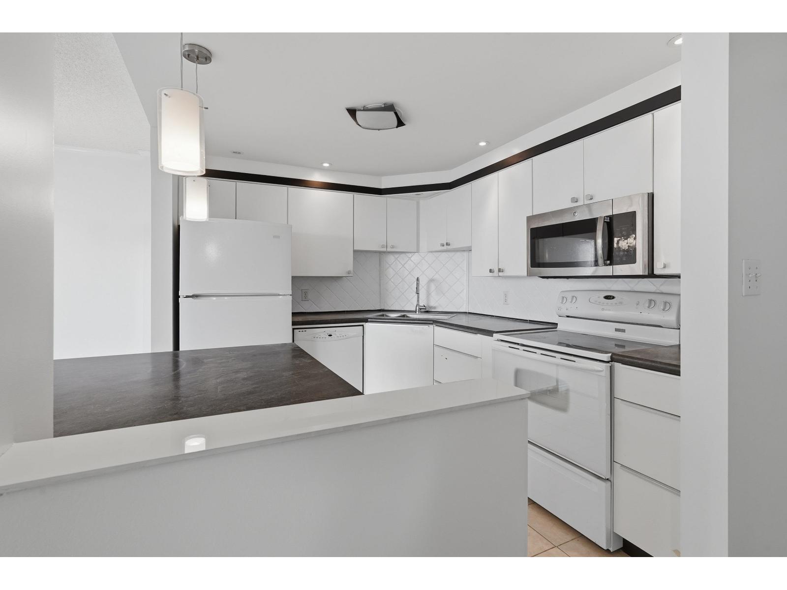 303 1480 Foster Street, White Rock, British Columbia  V4B 3X7 - Photo 7 - R3155206