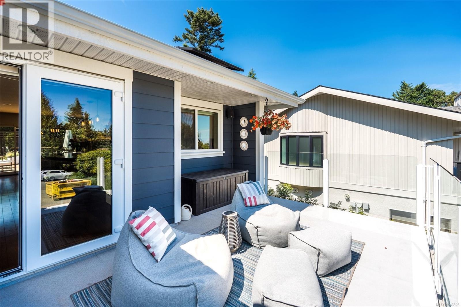 4902 Alamida Cres, Saanich, British Columbia  V8Y 2T3 - Photo 46 - 1046525