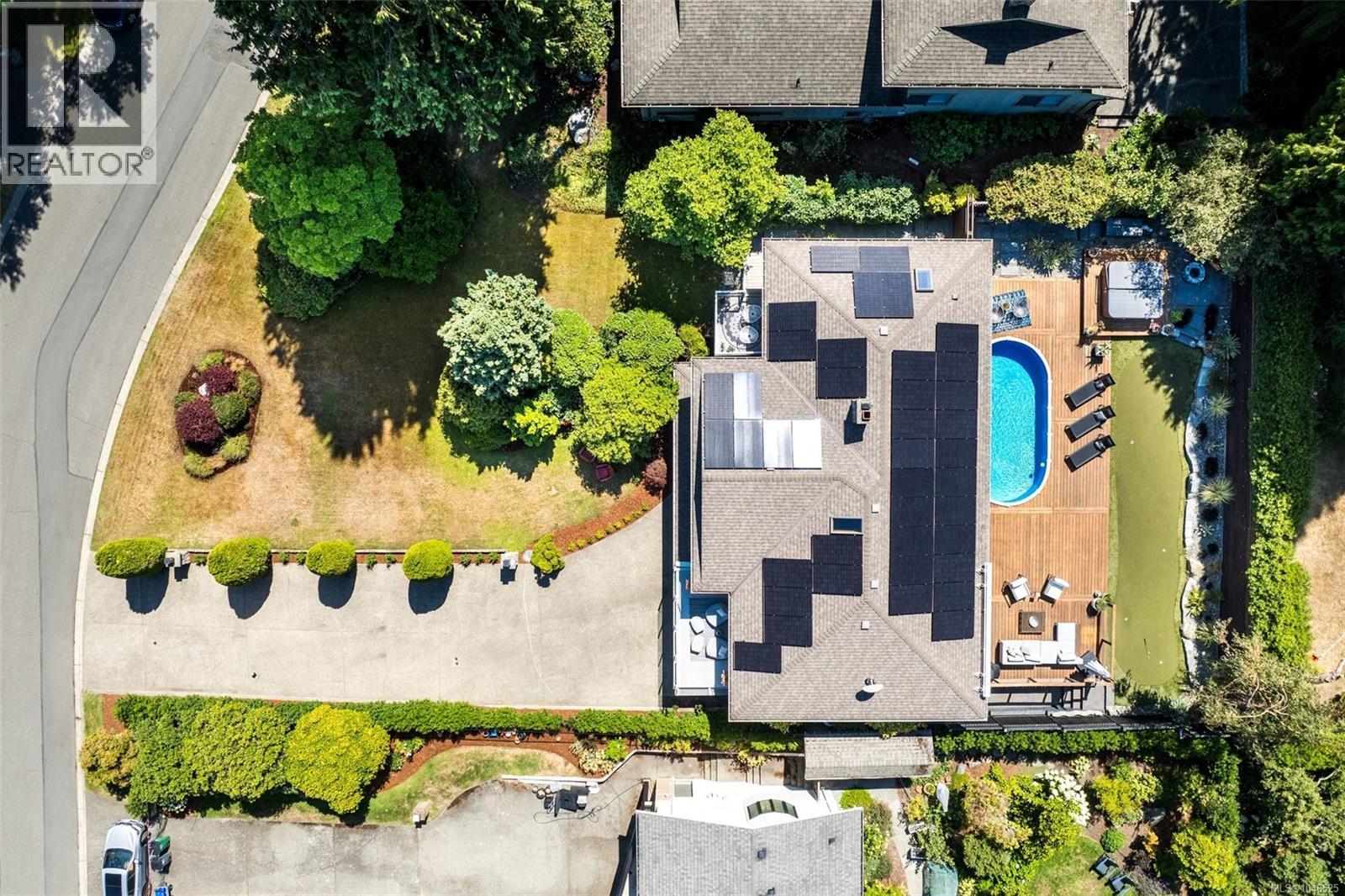4902 Alamida Cres, Saanich, British Columbia  V8Y 2T3 - Photo 39 - 1046525