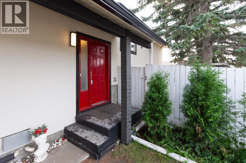 95 Castleridge Close NE, Calgary, Alberta  T3J 1Y9 - Photo 5 - A2328599