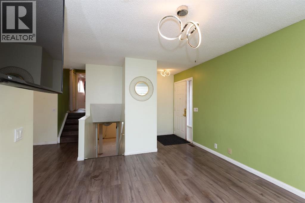 95 Castleridge Close NE, Calgary, Alberta  T3J 1Y9 - Photo 9 - A2328599