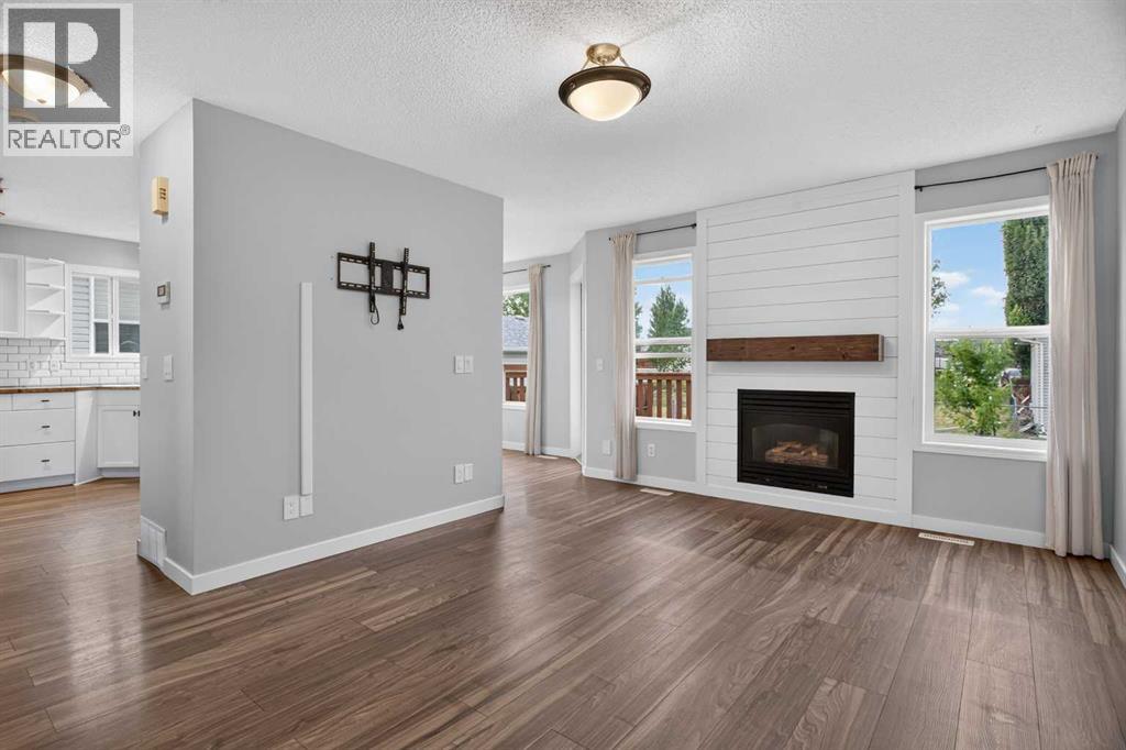 56 Silver Creek Boulevard, Airdrie, Alberta  T4B 2P6 - Photo 4 - A2336470