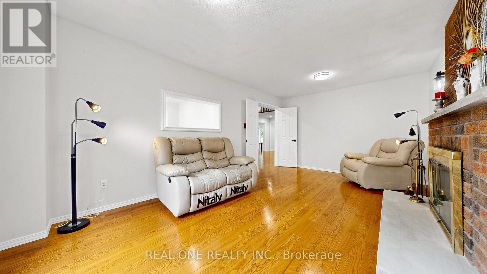 2027 Roy Ivor Crescent, Mississauga, Ontario  L5L 3N7 - Photo 12 - W13667630