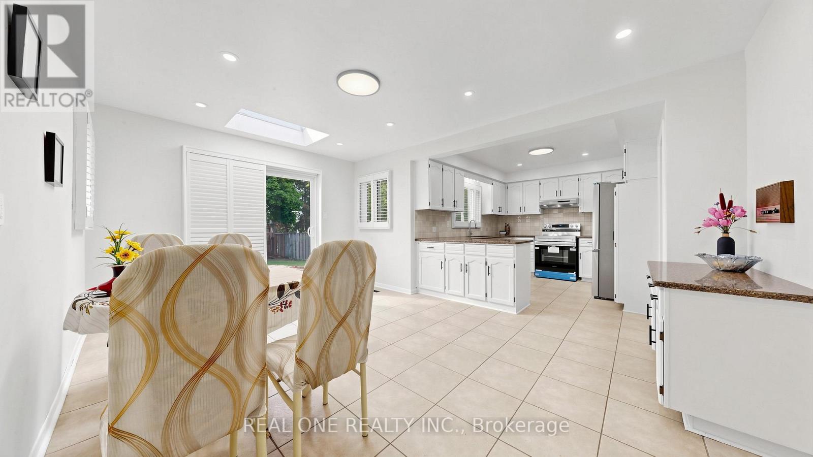 2027 Roy Ivor Crescent, Mississauga, Ontario  L5L 3N7 - Photo 13 - W13667630