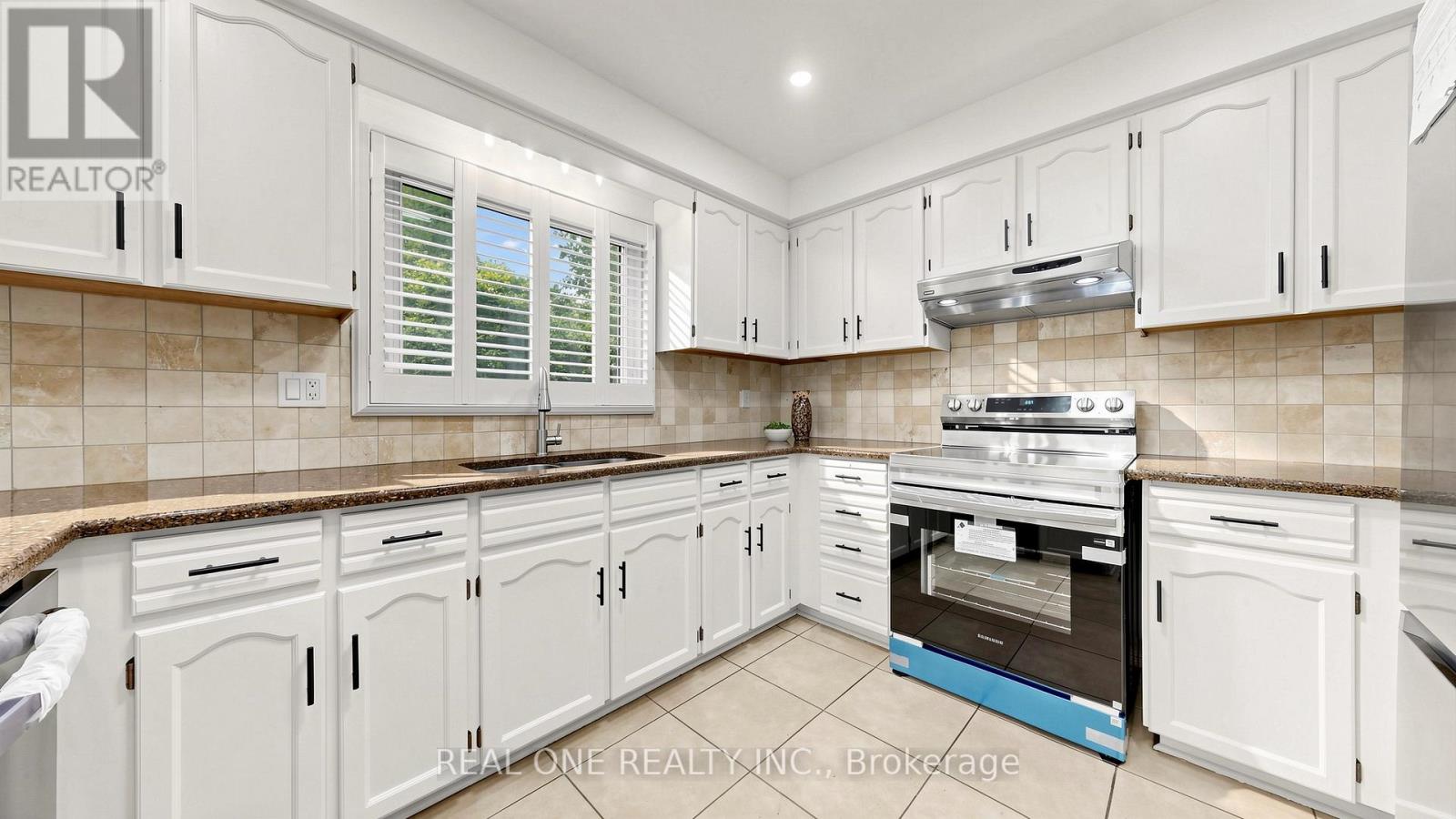 2027 Roy Ivor Crescent, Mississauga, Ontario  L5L 3N7 - Photo 14 - W13667630