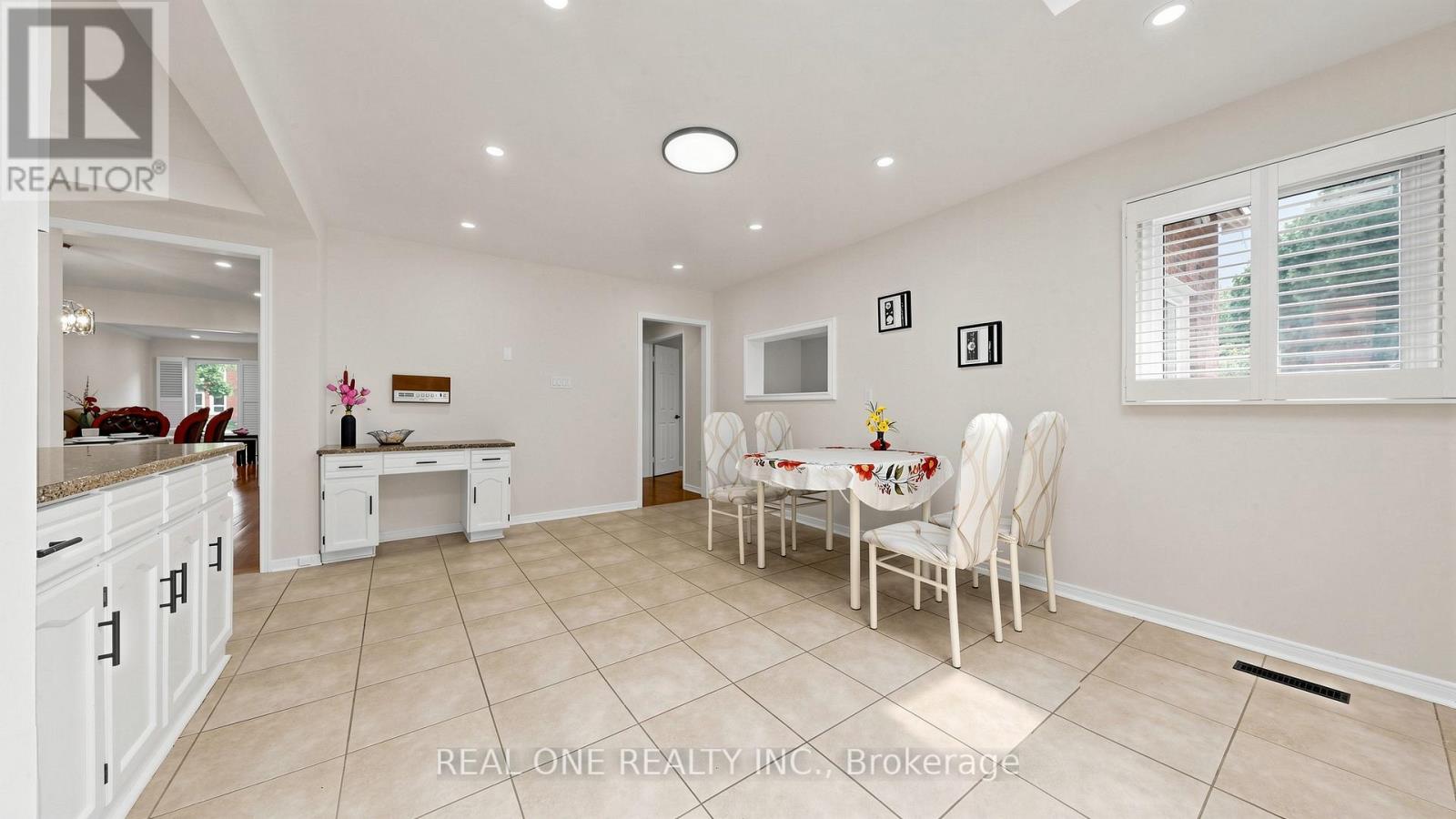 2027 Roy Ivor Crescent, Mississauga, Ontario  L5L 3N7 - Photo 18 - W13667630