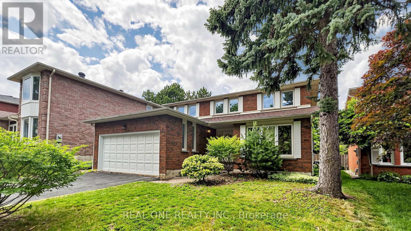 2027 Roy Ivor Crescent, Mississauga, Ontario  L5L 3N7 - Photo 2 - W13667630