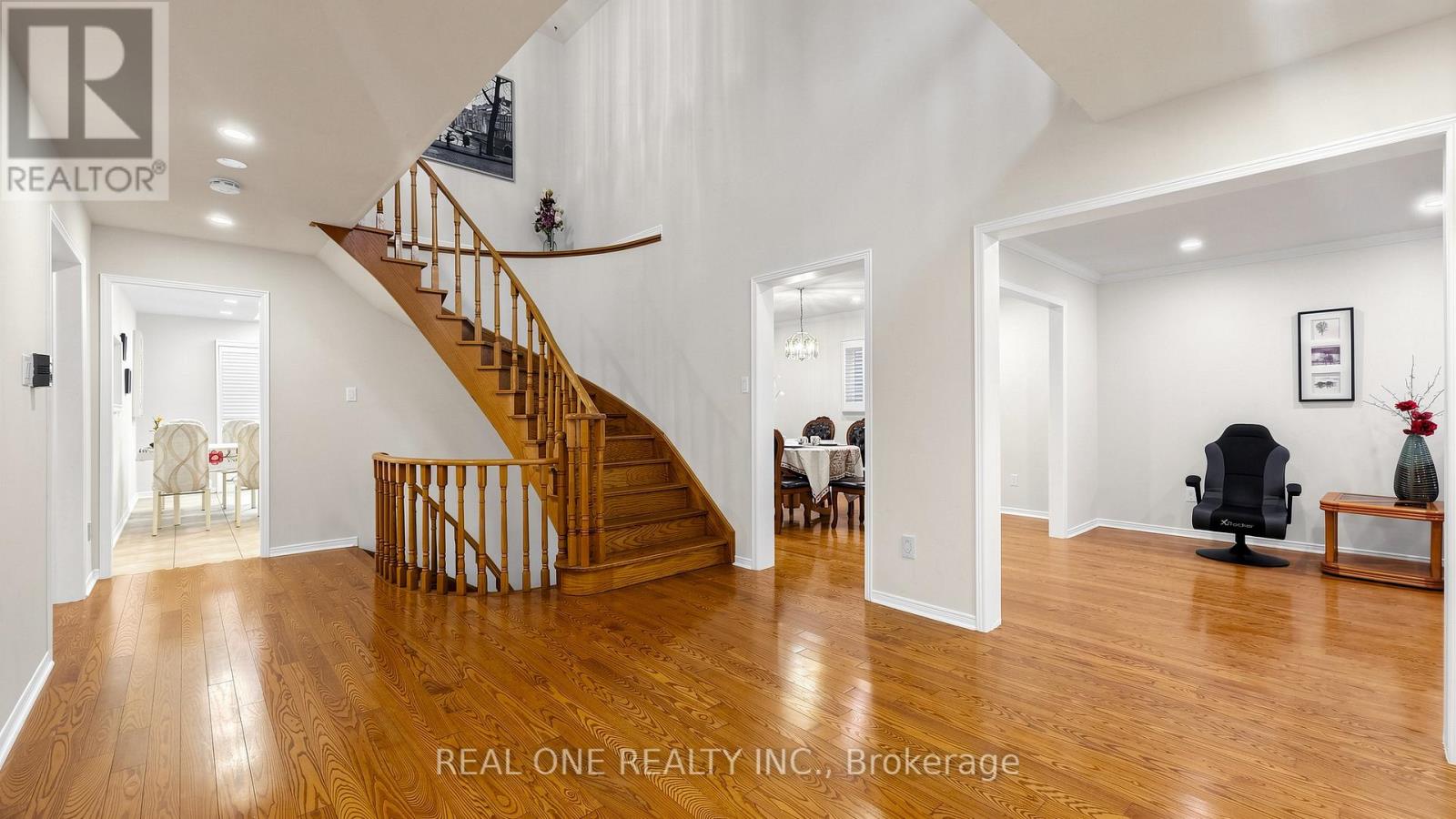 2027 Roy Ivor Crescent, Mississauga, Ontario  L5L 3N7 - Photo 4 - W13667630