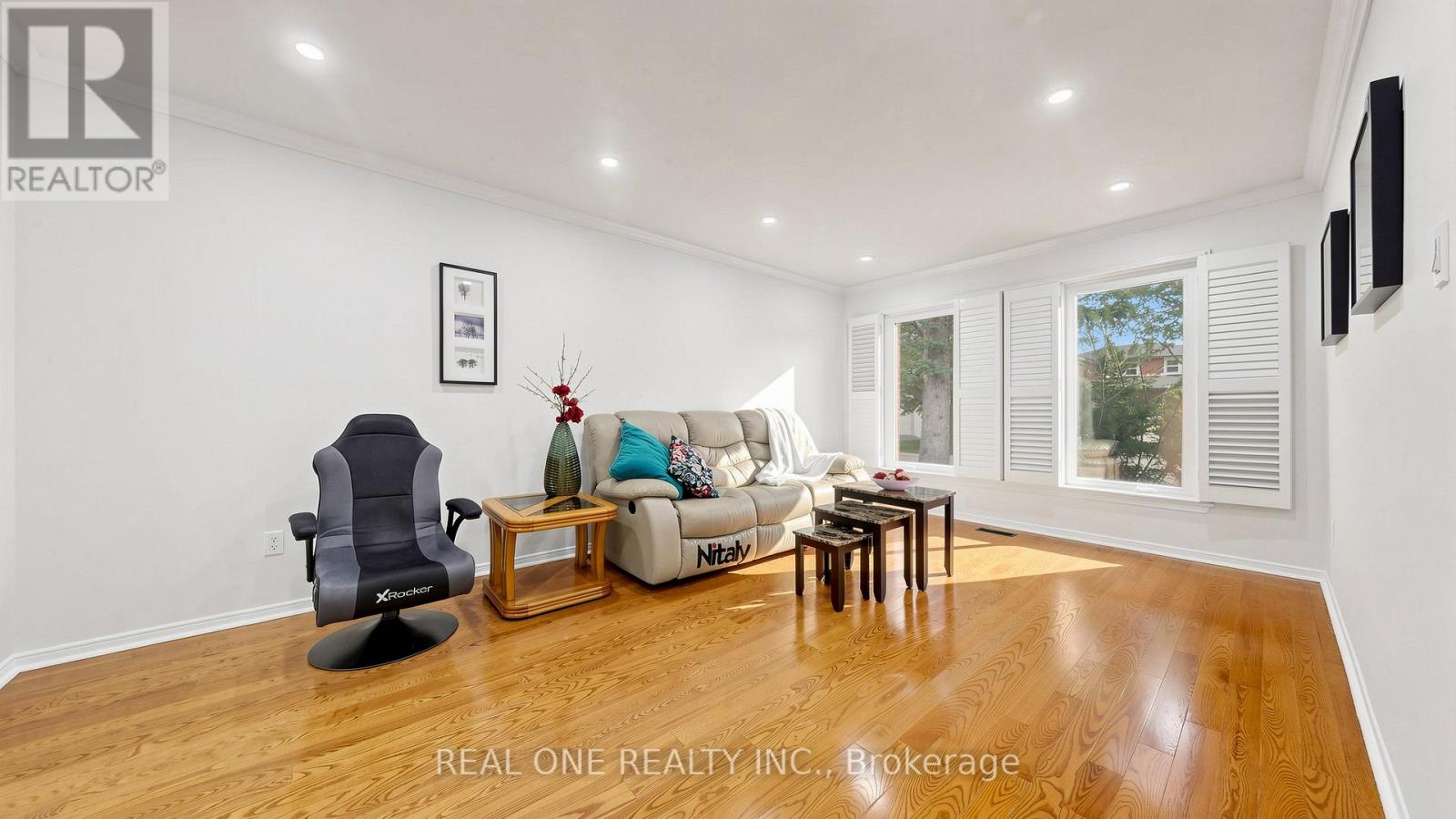 2027 Roy Ivor Crescent, Mississauga, Ontario  L5L 3N7 - Photo 7 - W13667630