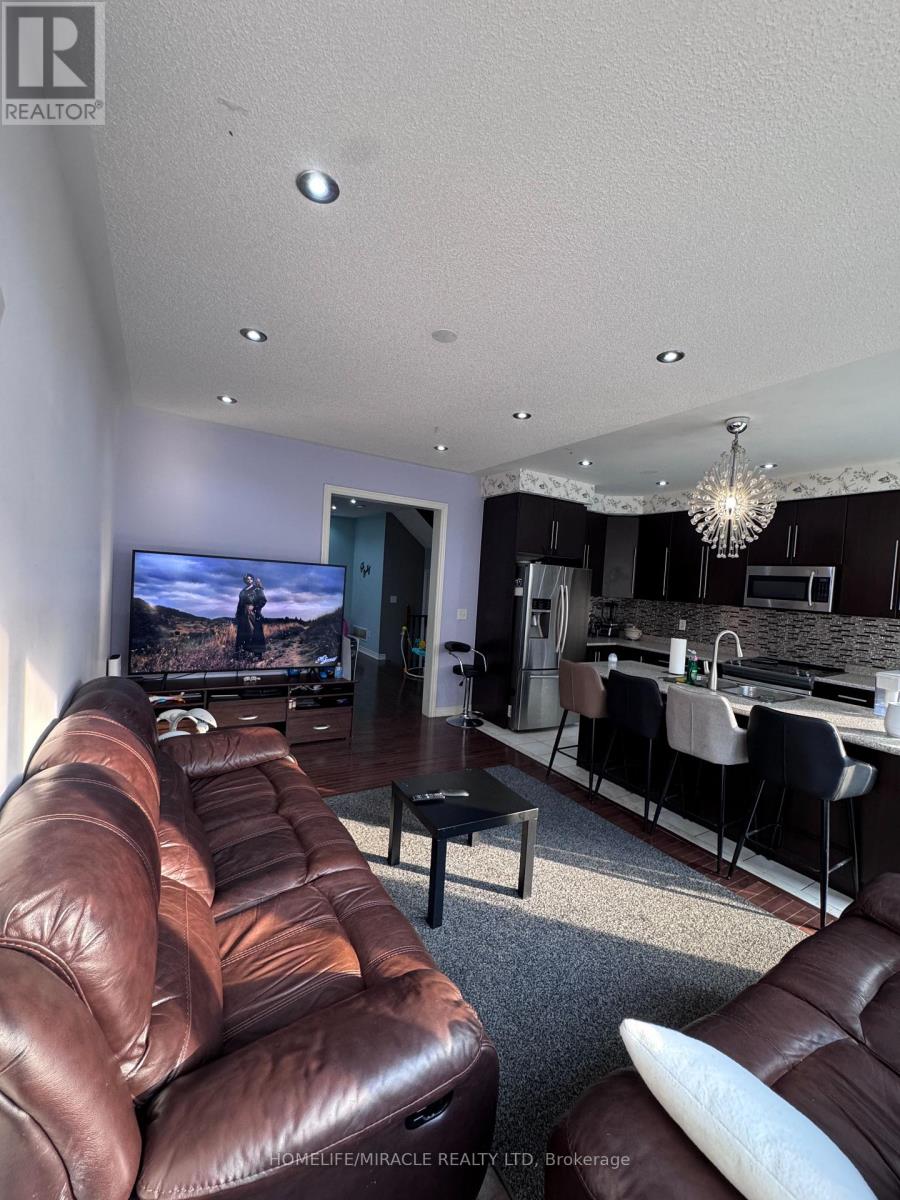 8 Altura Way, Brampton, Ontario  L6P 4A1 - Photo 12 - W13667658