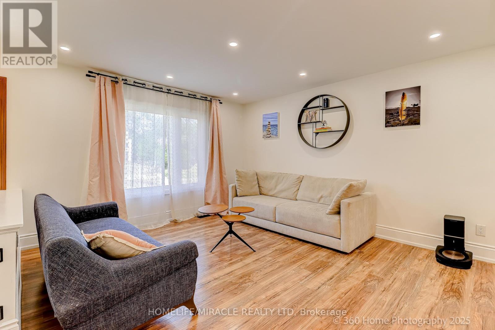 568 Weir Avenue, Oakville, Ontario  L6L 4X4 - Photo 4 - W13667672