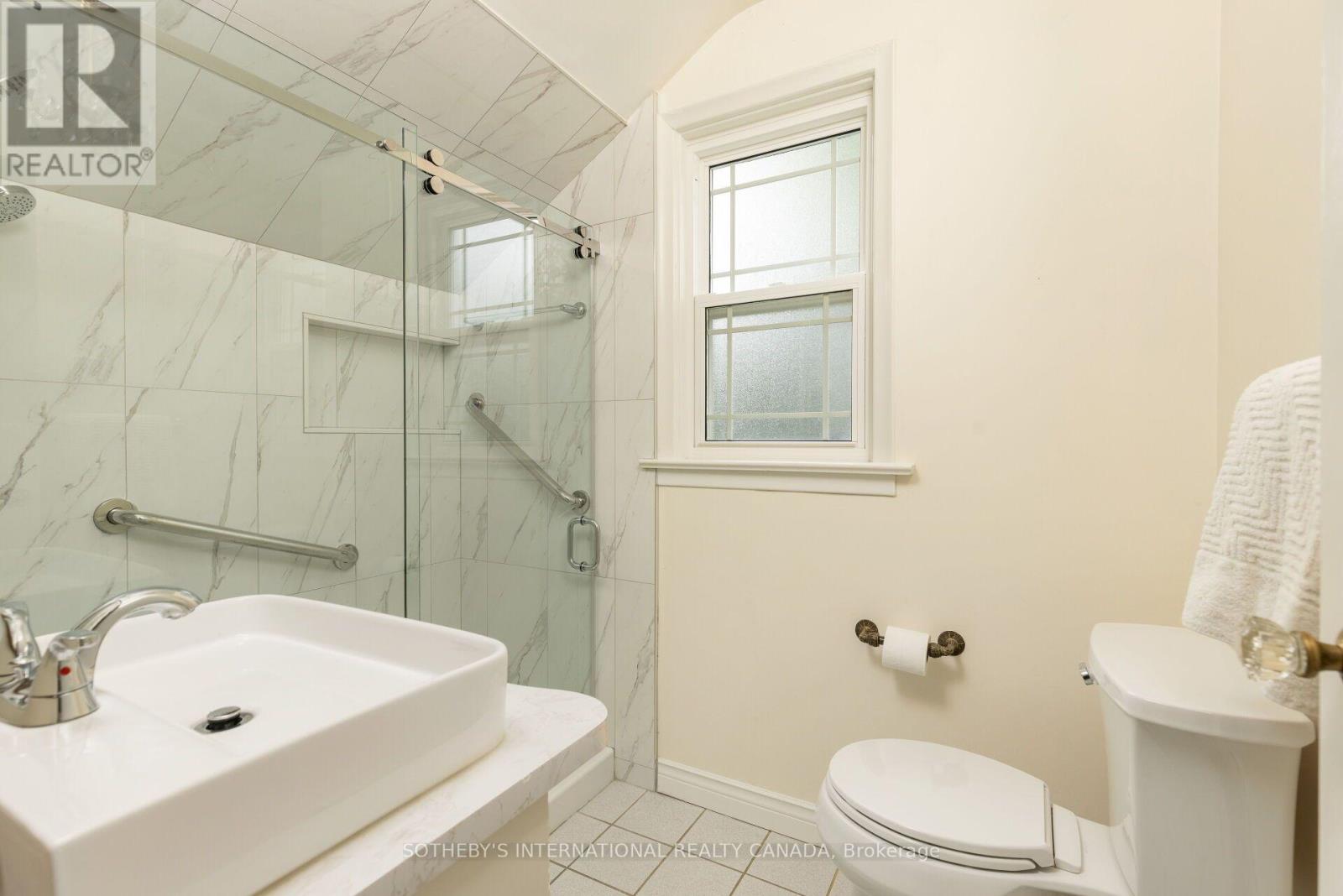 37 Hilldowntree Road, Toronto, Ontario  M9A 2Z7 - Photo 19 - W13667686