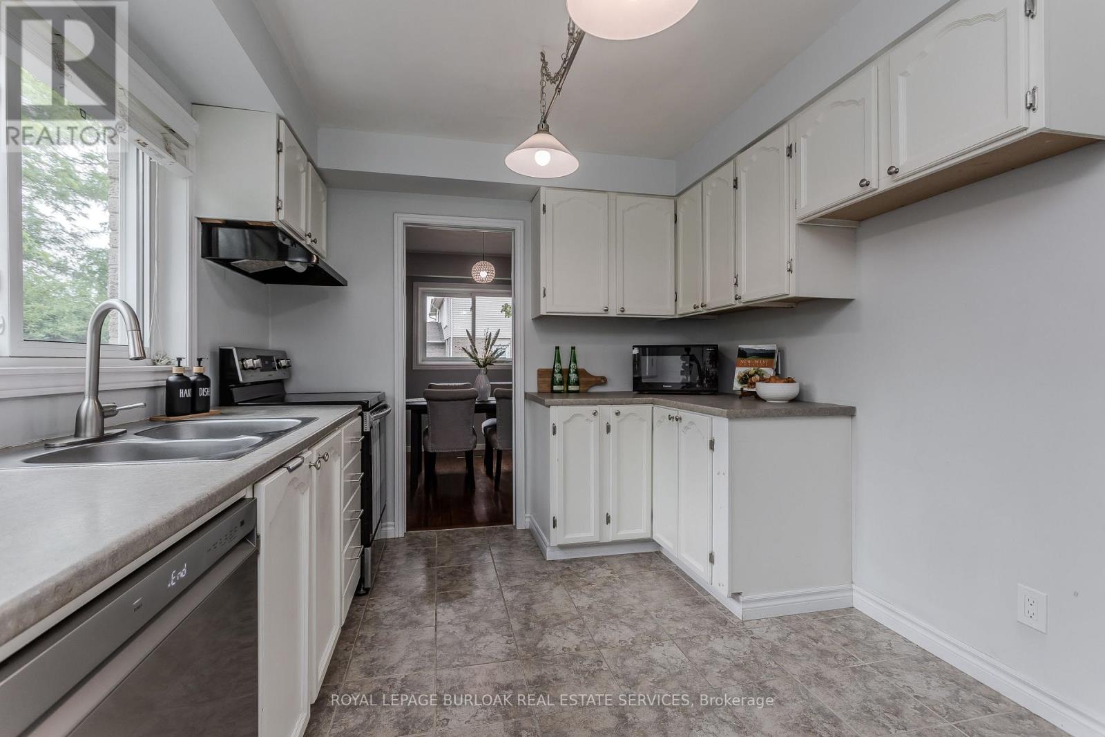 3094 Autumn Hill Crescent, Burlington, Ontario  L7M 1Y6 - Photo 11 - W13667726
