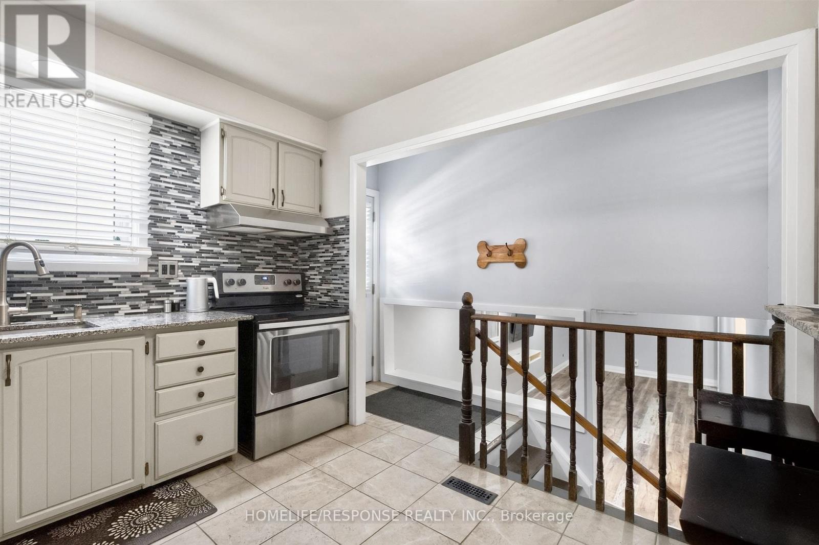 429 Daralea Heights, Mississauga, Ontario  L5A 3H7 - Photo 10 - W13667734