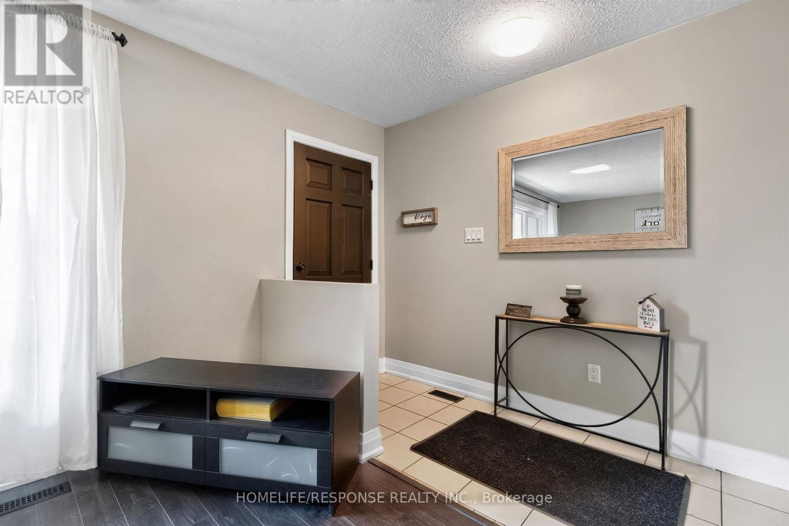 429 Daralea Heights, Mississauga, Ontario  L5A 3H7 - Photo 4 - W13667734