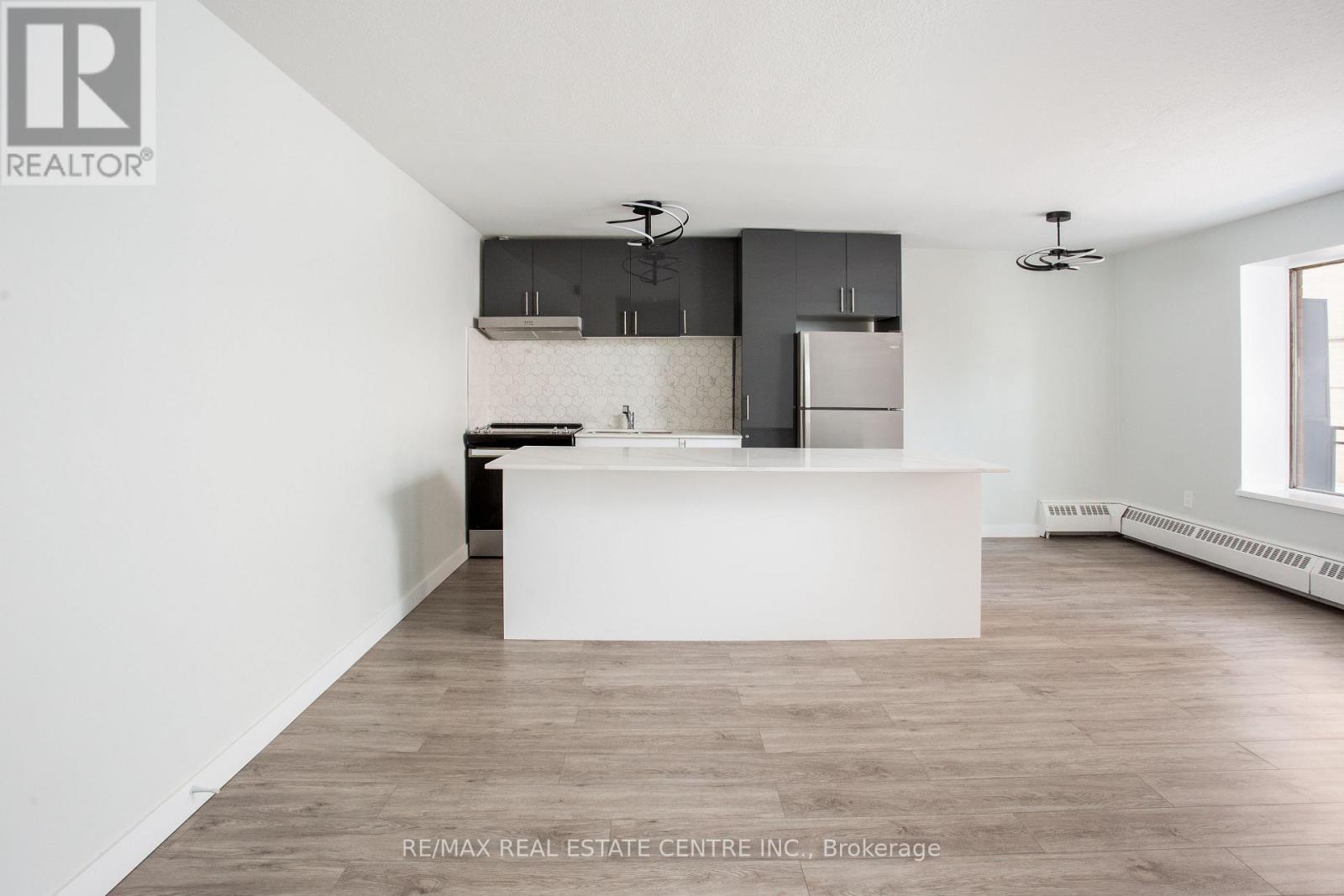 103 - 371 Lakeshore Road W, Mississauga, Ontario  L5H 1H4 - Photo 4 - W13667736