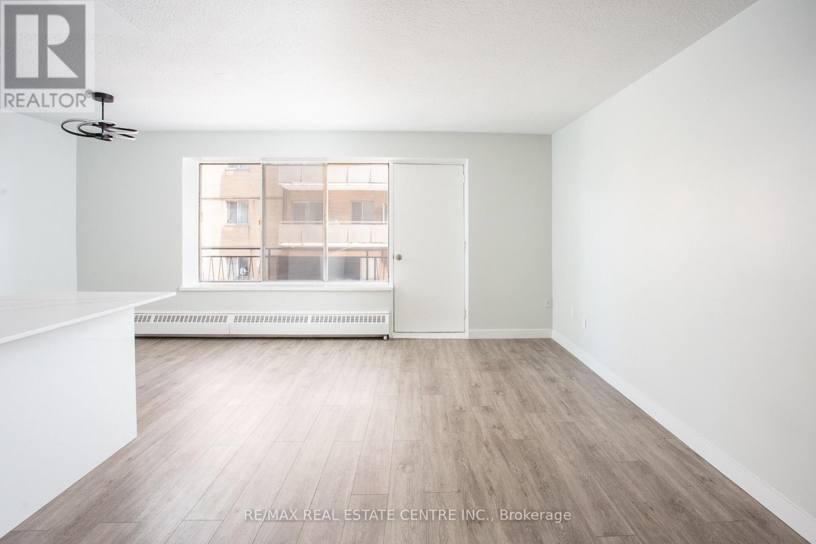 103 - 371 Lakeshore Road W, Mississauga, Ontario  L5H 1H4 - Photo 6 - W13667736